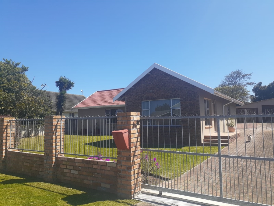 3 Bedroom Property for Sale in Kabega Park Eastern Cape